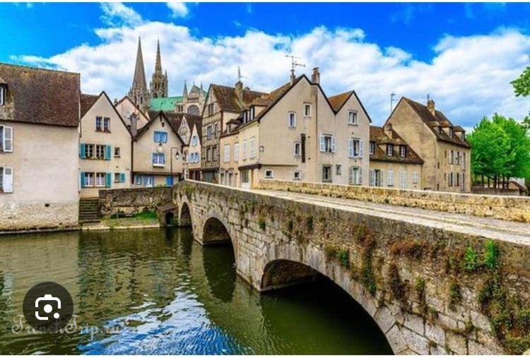L Ecuyer Appartement Au Coeur Du Quartier Historique Chartres Eksteriør bilde